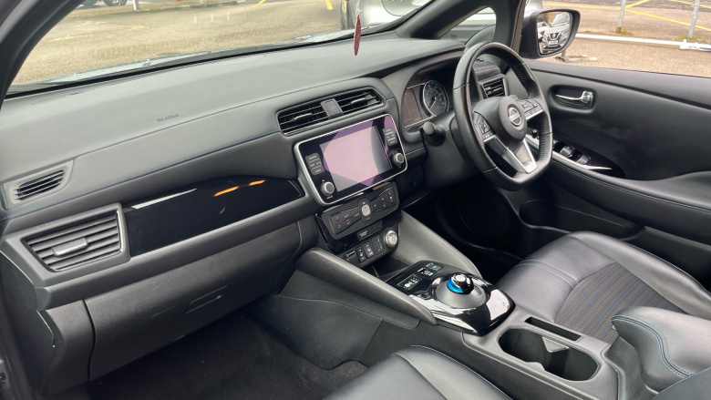 Nissan LEAF 110kW N-Connecta 39kWh 5dr Auto Electric Hatchback